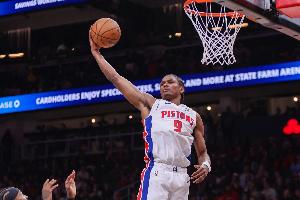 先發(fā)制人！奧薩爾突破上籃得手 活塞開場17-4打停雄鹿