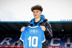 米體：米蘭再次派球探考察亨克中場卡雷查斯，轉(zhuǎn)會費(fèi)至少要2500萬