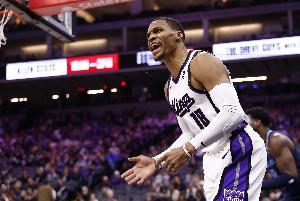 苦吞里程“悲”！威少全場(chǎng)13中5得到12分4板9助 生涯得分超鄧肯！