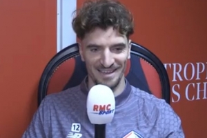 34歲后衛(wèi)穆尼耶：我想踢到40歲，生涯最后合同想以前場球員簽約