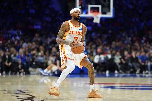 主將休息我當家！沃克半場11中4&三分4中2拿到11分 另有5板1助1斷