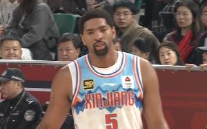 全能輸出！勞森首發(fā)出戰(zhàn)28分鐘 10中5拿到12分8板9助