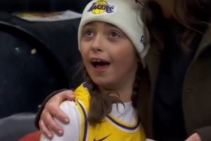 詹姆斯：多倫多的球迷獨(dú)一無(wú)二 他們總是張開雙臂歡迎我