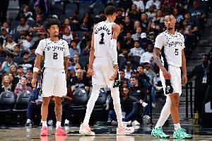 名記：馬刺仍然非?？粗乜ㄋ?fàn)柡凸?不愿為字母放棄他倆