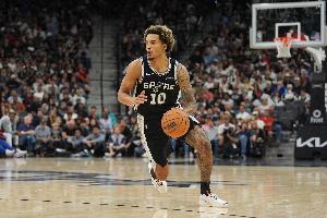 羅德曼附體！索漢半場搶到4個前場板 5投4中拿到8分&另有1助攻