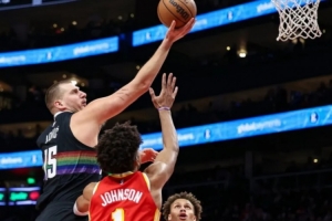 約基奇：杰倫·約翰遜也很會(huì)打三雙嘛？