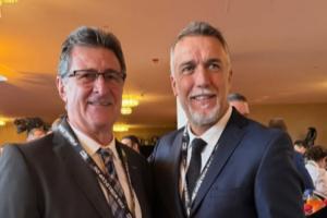 兩大阿根廷傳奇！巴蒂現(xiàn)場看世界杯抽簽和肯佩斯合影