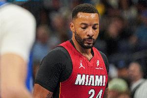 最后的戰(zhàn)術(shù)沒(méi)打出來(lái)！鮑威爾：賴(lài)我 我跑進(jìn)了屬于阿德巴約的位置