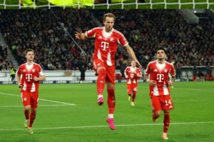 超級(jí)中鋒??凱恩替補(bǔ)30分鐘戴帽13輪17球，1億加盟2年半轟113球