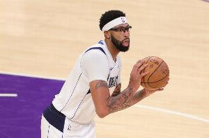 獨(dú)行俠擊敗火箭！湖媒打趣：濃眉助湖人重返西部第二 致敬??