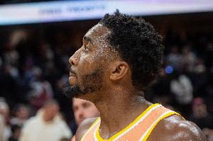 米切爾：要給勇士尊重 我們不能只有球隊(duì)落后時(shí)才會(huì)打球