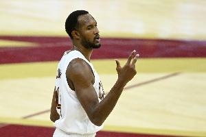 同科及第！莫布里騰空暴起 飛身大帽庫明加