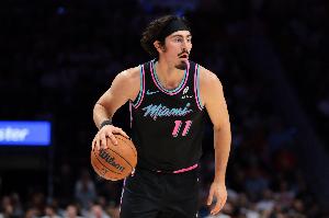 盡力了！哈克斯替補15中9空砍27分6板6助 下半場22分