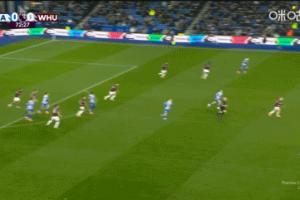 個人能力！布萊頓后衛(wèi)送禮 鮑文精彩倒地臥射破門，西漢姆1-0領(lǐng)先