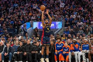 就是要堅決！波杰姆斯基弧頂分球 穆迪毫不猶豫三分出手穩(wěn)穩(wěn)命中