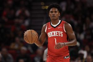 沒(méi)有傳統(tǒng)控衛(wèi)的弊端！火箭本場(chǎng)出現(xiàn)18次失誤 阿門(mén)一人6次