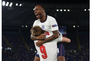 英格蘭隊(duì)祝斯特林31歲生日快樂，球員國家隊(duì)出戰(zhàn)82場20球27助