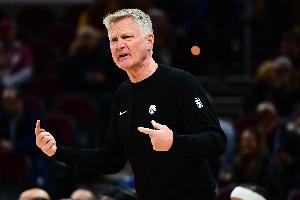 張佳瑋：科爾做試驗揉搓陣容 新酒老瓶摻一起味道并不總對