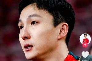 職業(yè)生涯畫上句號(hào)！尹鴻博社媒：已給出滿分熱愛(ài)，該奔赴新賽場(chǎng)了