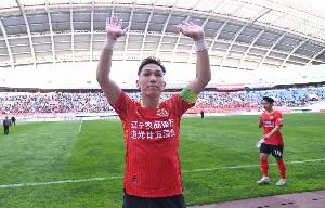 邦本宜裕續(xù)約遼足陷入困局 “要價年薪百萬”不靠譜