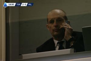 米蘭0-2落后時(shí)，阿萊格里看臺(tái)一通電話指揮，最終米蘭3-2逆轉(zhuǎn)