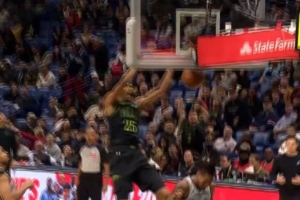 風(fēng)云突變！墨菲扣籃將分差追到2分打停馬刺 鵜鶘最多曾落后25分