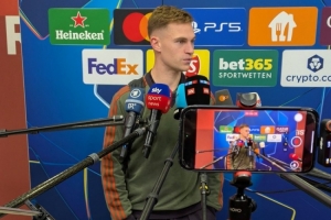 17歲卡爾入選德國隊？基米希：在拜仁能踢常規(guī)首發(fā)就理應入選