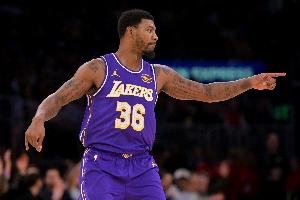 斯瑪特：我慢慢找到了狀態(tài)身體沒有不適 努力為球隊(duì)注入活力