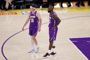 里夫斯：我們具備贏球?qū)嵙?如老詹所說球隊(duì)必須擰成一股繩去戰(zhàn)斗