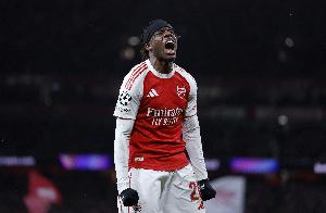 立棍單打這塊！23歲馬杜埃凱突爆邊路歐冠3場3球，槍手5600萬簽下