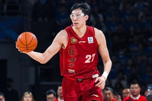 北京男籃屬于聯(lián)盟的頂級(jí)水平 但外援實(shí)力有所欠缺 想奪冠不容易