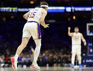 在真正爭的冠球隊(duì) 里夫斯該像吉諾比利打第六人？富保羅：是的