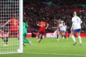 媒體人：中國女足找英格蘭熱身是自找羞辱，真有必要請洋帥嗎？