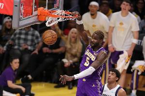 拓記：湖人和艾頓仍處在蜜月期 一旦遇到逆境他會(huì)馬上變回頓寶