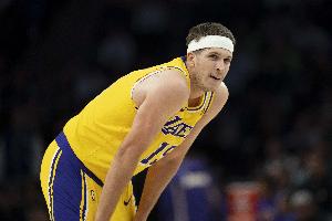 丹尼·格林：里夫斯看起來很疲憊 需要休息 可以去打一輪高爾夫