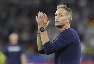 勒沃庫(kù)森官方：主帥尤爾曼因個(gè)人原因，將缺席本場(chǎng)對(duì)紐卡的歐冠