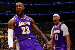 馬?。赫材匪垢艨鄄蝗绮豢?湖人策略開(kāi)局就錯(cuò) 里夫斯必須找回狀態(tài)