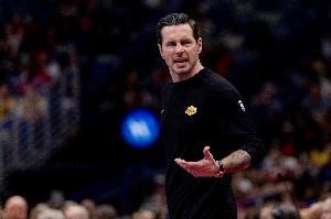 媒體人：湖人肯定想贏 不能說不重視 但很早說過湖人還不是爭冠隊(duì)