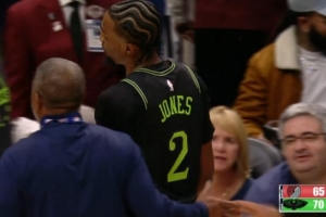 主裁判解釋驅(qū)逐赫伯特·瓊斯：他對(duì)裁判連續(xù)使用侮辱性語言