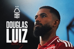 記者：道格拉斯·路易斯15場(chǎng)比賽出場(chǎng)超45分鐘才能觸發(fā)買斷條款