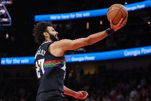 能攻善傳！賈馬爾·穆雷半場(chǎng)9中4拿到11分2板7助2斷