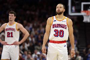 靜雨：庫(kù)里是歷史第一巨人殺手 波斯特是火雞系&關(guān)鍵時(shí)刻呆若木雞