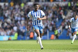 巴萊巴：不認(rèn)為自己受到轉(zhuǎn)會(huì)傳聞?dòng)绊懀_實(shí)感受到很大的壓力