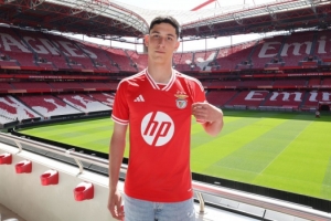 本菲卡首秀球員：穆里尼奧曾開玩笑問(wèn)我，如果我上場(chǎng)能否應(yīng)付得了