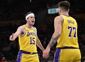 場均造犯規(guī)數(shù)：東契奇9.1次第一 SGA6.8次第四 里夫斯6.4次第九