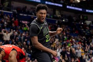 狀元簽？鵜鶘在和老鷹換來(lái)13號(hào)簽得到奎因時(shí) 沒(méi)意識(shí)到送走了什么