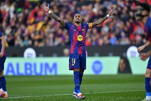 2022-23賽季以來，拉菲尼亞10次遠射破門和亞馬爾并列隊內(nèi)榜首