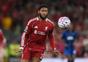 記者：?jiǎn)獭じ犒溗箤⒔邮軖呙铏z查，確認(rèn)腿筋傷勢(shì)嚴(yán)重程度