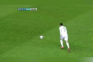 馬德里德比名場(chǎng)面！C羅超級(jí)無(wú)解電梯球遠(yuǎn)程導(dǎo)彈破門??