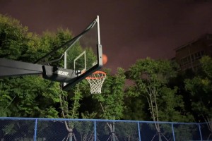 確實帥！喬治這個小連招練出來，找女朋友都快了